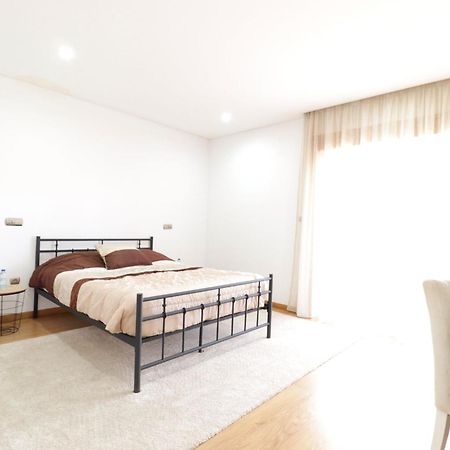 Oktavihu House Apartment วีลาโนวา เจ ฟามาลีเกา ภายนอก รูปภาพ